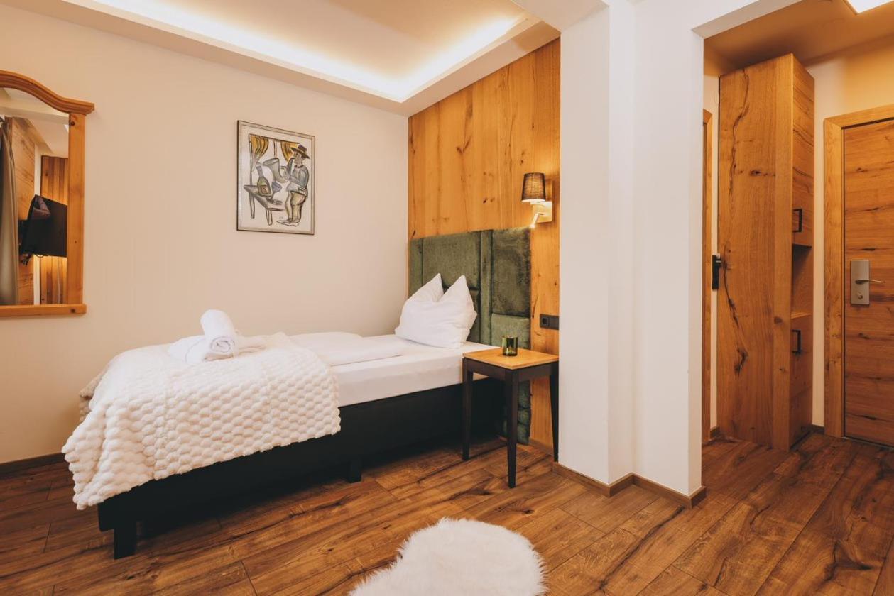 Mitteregger - Lage In Hotel